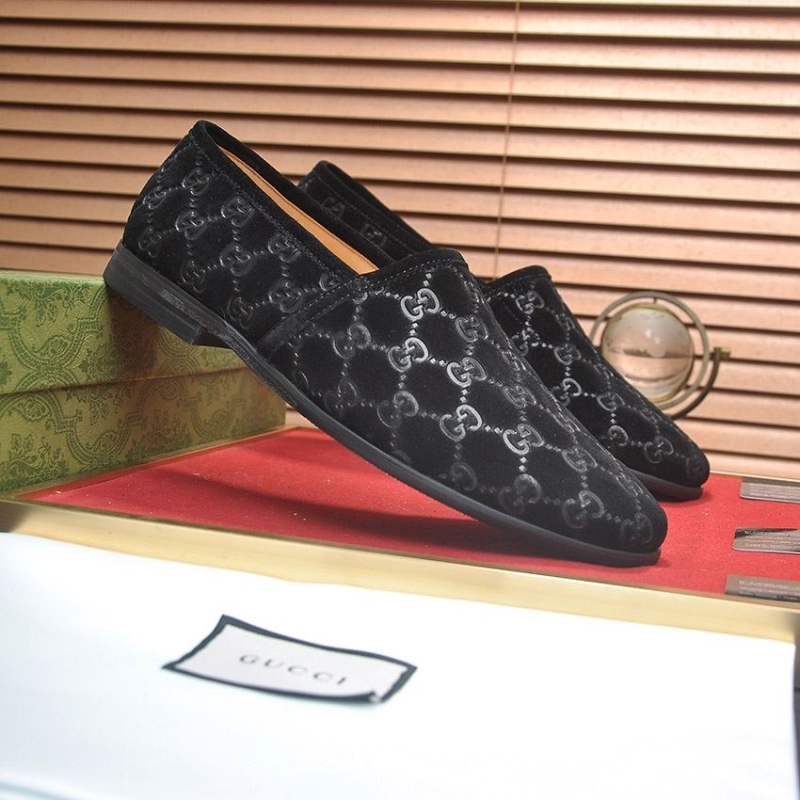 G*u*i leather shoes